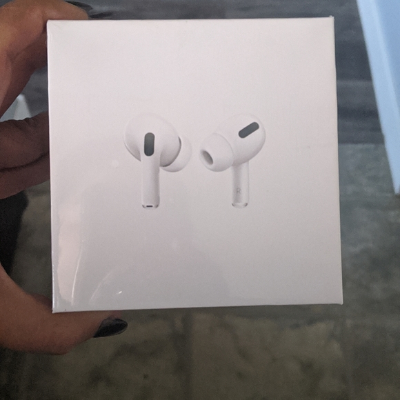 Airpods Pro - Picture 1 of 2